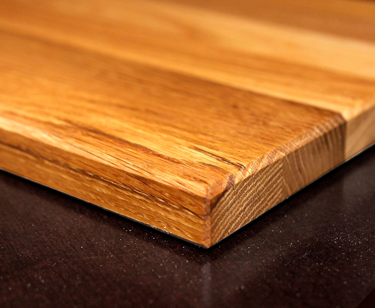 Holzmaserung des Küchenbrett Holz aus Eiche in der Nahaufnahme.